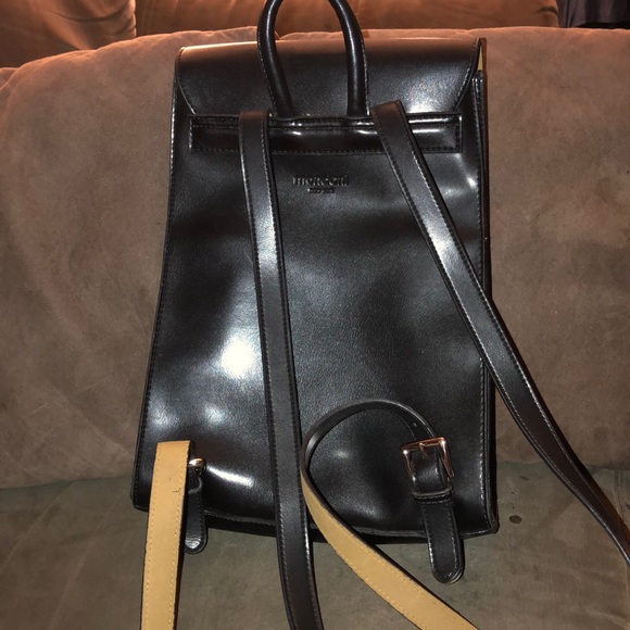 Backpack - Picture 3 of 4